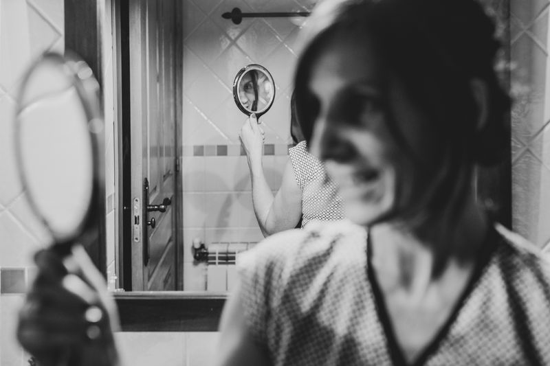 © Bego Amare - A friend as hairdresser, I want it loose, will it last? do your best