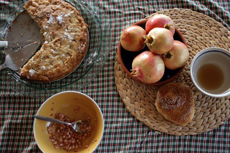 © Noa Sheizaf - Rosh Hashna - new year morning table - 2009
