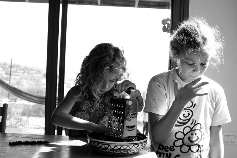 © Noa Sheizaf - Chocolate train - 2012
