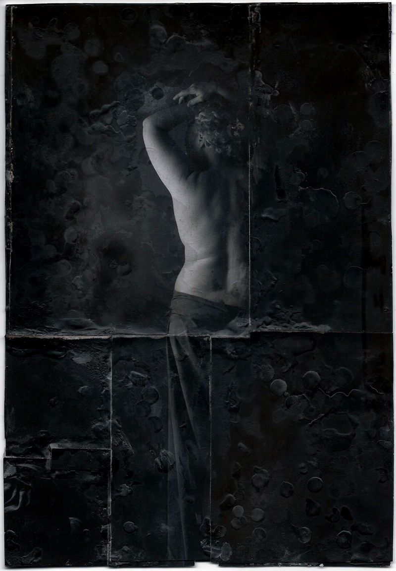 © Noa Sheizaf - Image from the Sometimes I want to be a Mermaid photography project