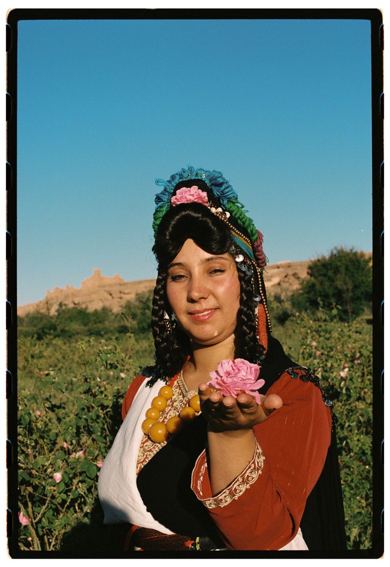 © Annissa Durar - Image from the The Rose Harvest photography project