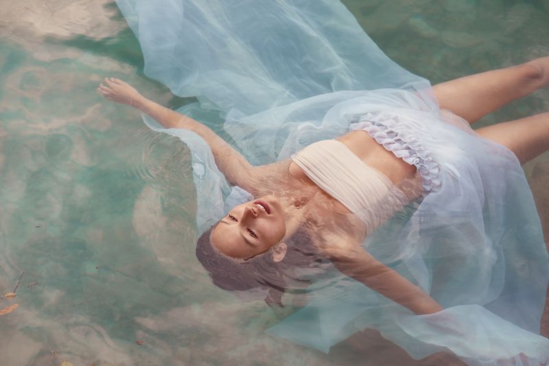 © Weronika Kosinska - Letting Go