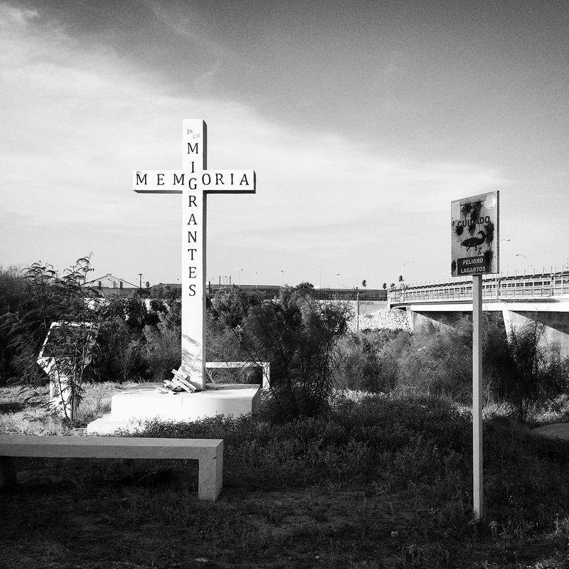 © Brandon Thibodeaux - Image from the Cuando Estoy Aqui photography project