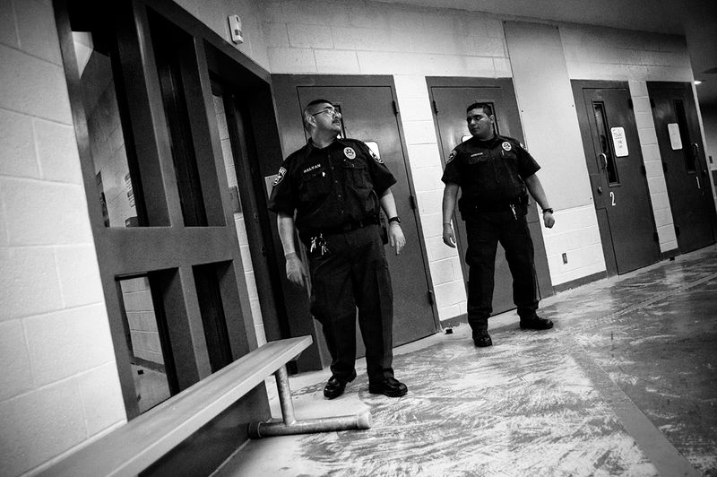 © Brandon Thibodeaux - Image from the Cuando Estoy Aqui photography project