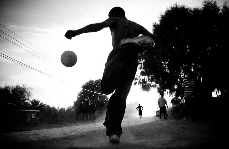 © Brandon Thibodeaux - Image from the Cuando Estoy Aqui photography project