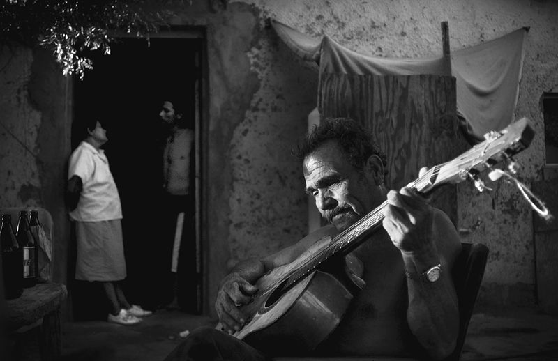 © Brandon Thibodeaux - Image from the Cuando Estoy Aqui photography project