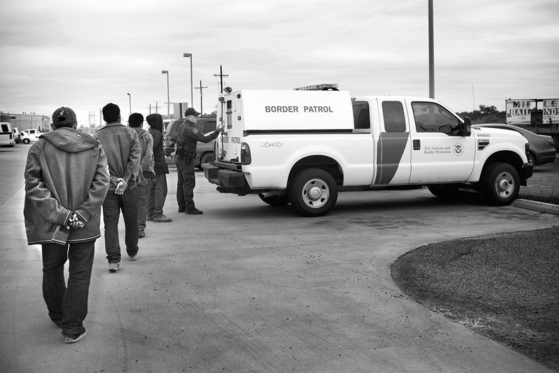 © Brandon Thibodeaux - Image from the Cuando Estoy Aqui photography project