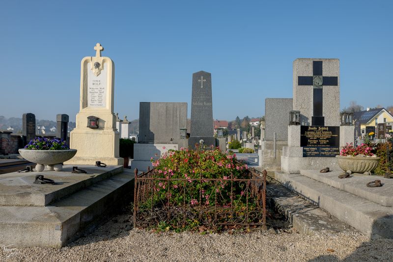 © Thomas Gutschi - Graveyard