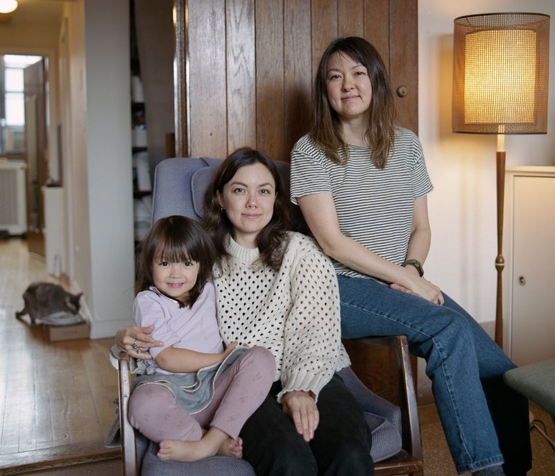 © Shina Peng - Reiss Sisters