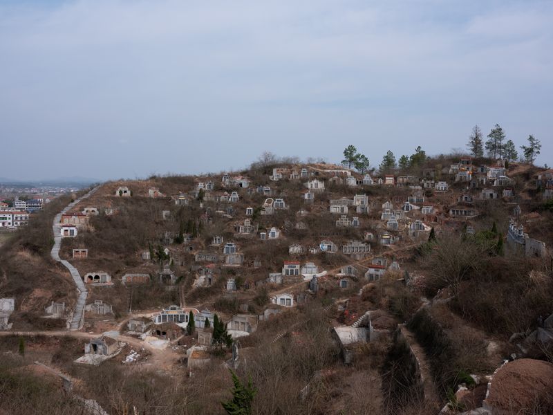 © Shina Peng - Graveyard for the families in Linxiang