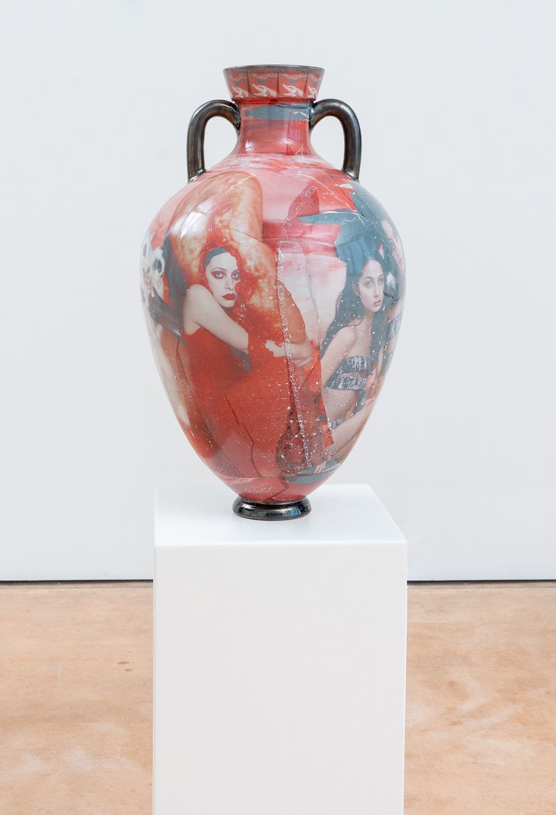 © Mirielle Rohr - Image from the Girls Manufactured photography project