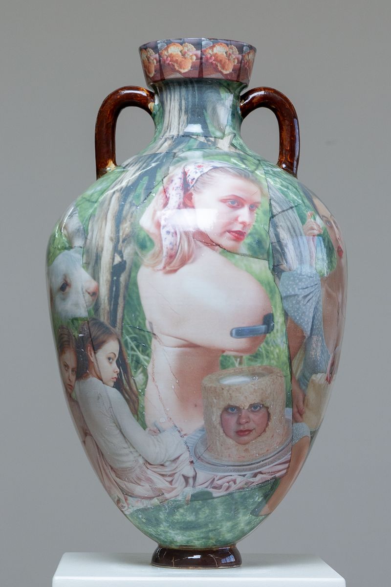 © Mirielle Rohr - Image from the Girls Manufactured photography project