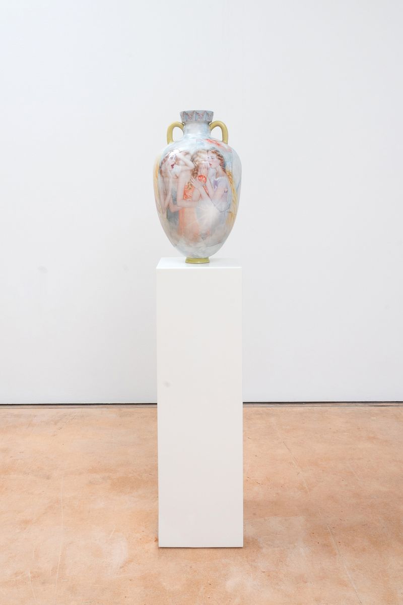 © Mirielle Rohr - Image from the Girls Manufactured photography project