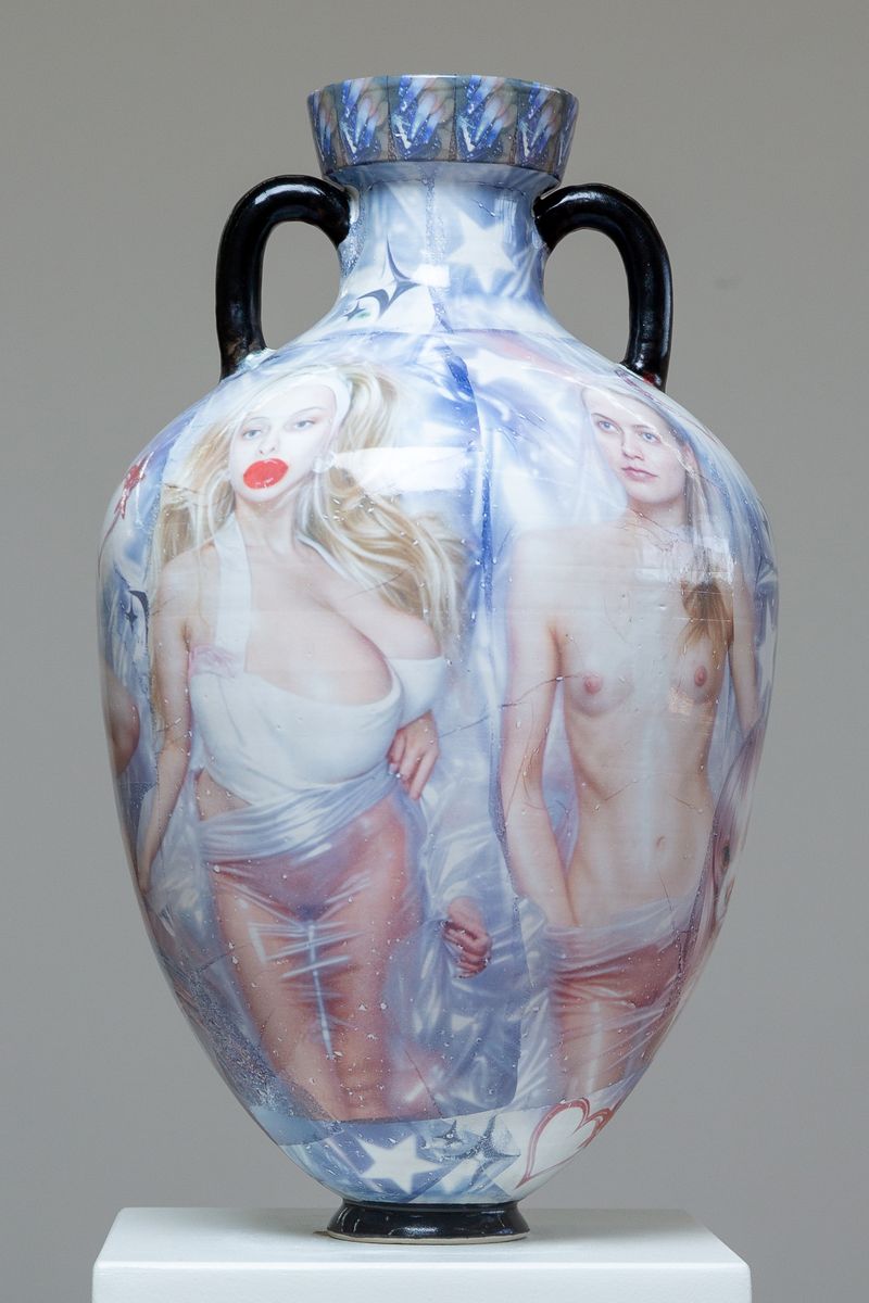 © Mirielle Rohr - Image from the Girls Manufactured photography project