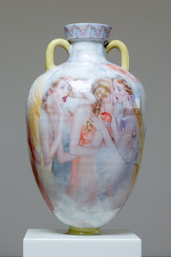 © Mirielle Rohr - Image from the Girls Manufactured photography project