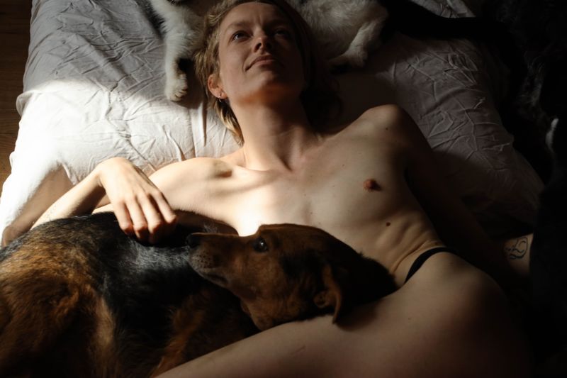 © vanja dimitrova - Image from the Tessa and Nanda's CoviDream photography project