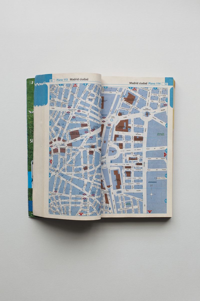 © Ana Oliveira Rovati - Image from the Offline photography project