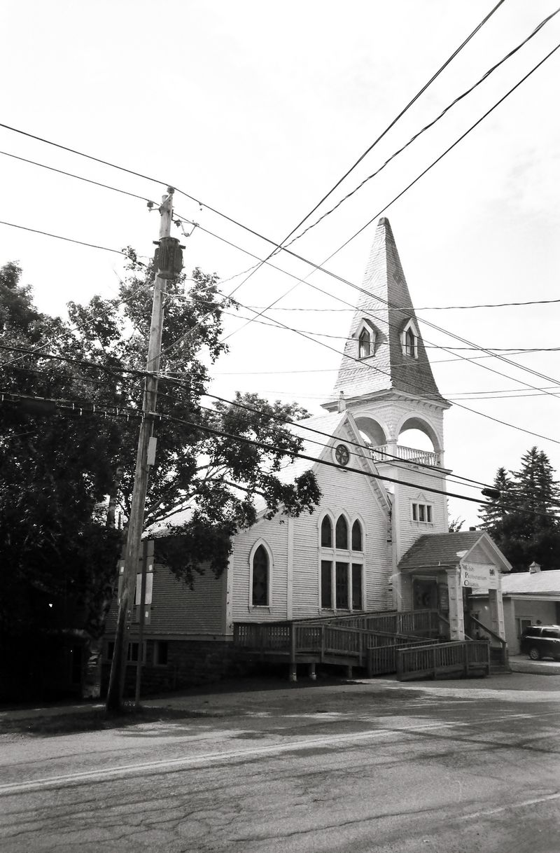 © Martina Borsche - Welsh Presbyterian (Power Lines), 2017.