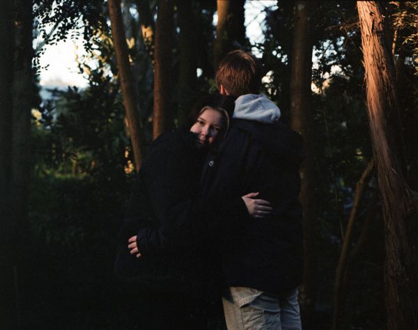 © Amber Marie - Maddy & Tove embracing