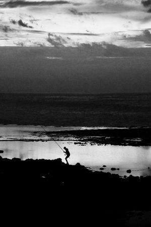 Jeune pêcheur marocain