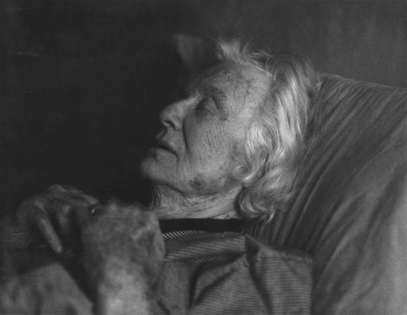© Ruth Lauer-Manenti - The Last Week of My Mother's Life, no.3 8" x 10" archival pigment print