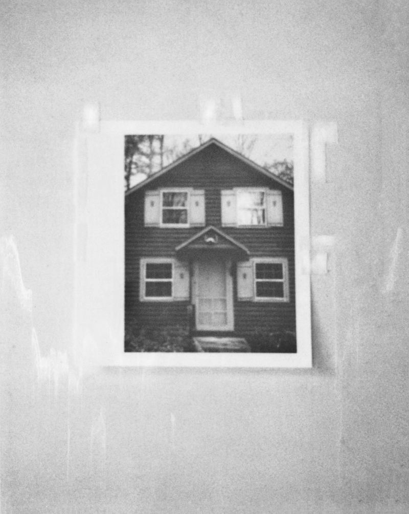 © Ruth Lauer-Manenti - Picture of a Picture of the House 6" x 4.5" archival pigment print