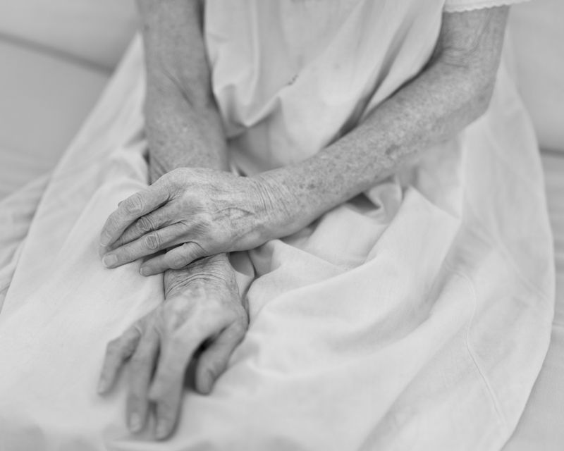 © Ruth Lauer-Manenti - Hands No. 3, archival pigment print, 6" x 8"