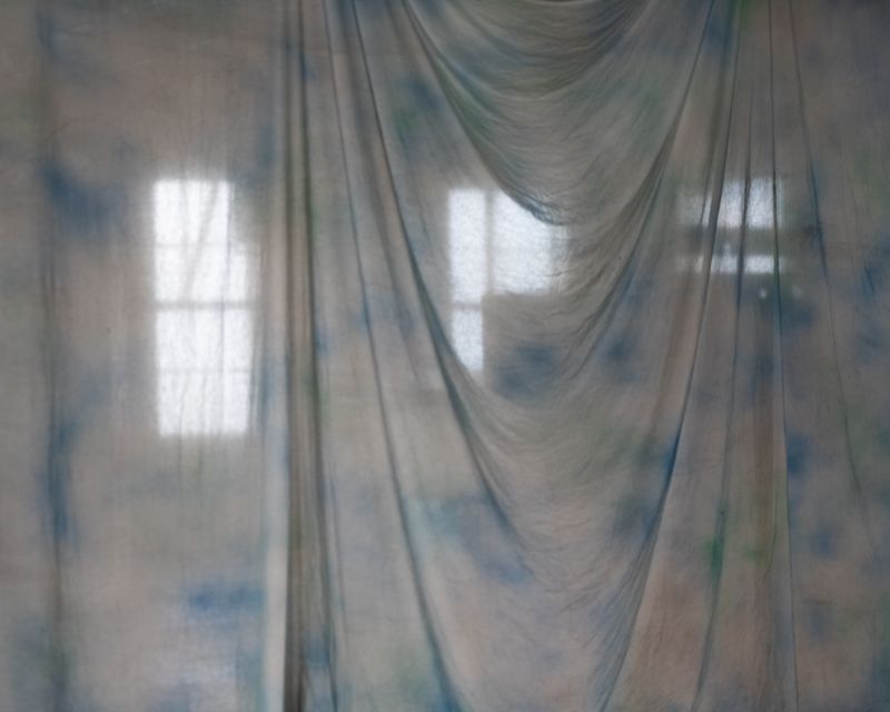 © Ruth Lauer-Manenti - blue cloth old hallway #5