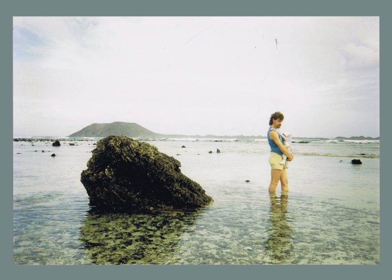 © Simon Sola Holischka - the artist as a baby time traveling with his father at the lagoon landscape of the Upper Jurassic 150 mio. years ago