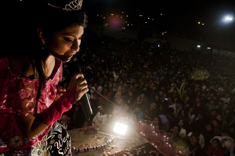 © Max Cabello Orcasitas - Image from the The Girls want to be singers Wayno photography project