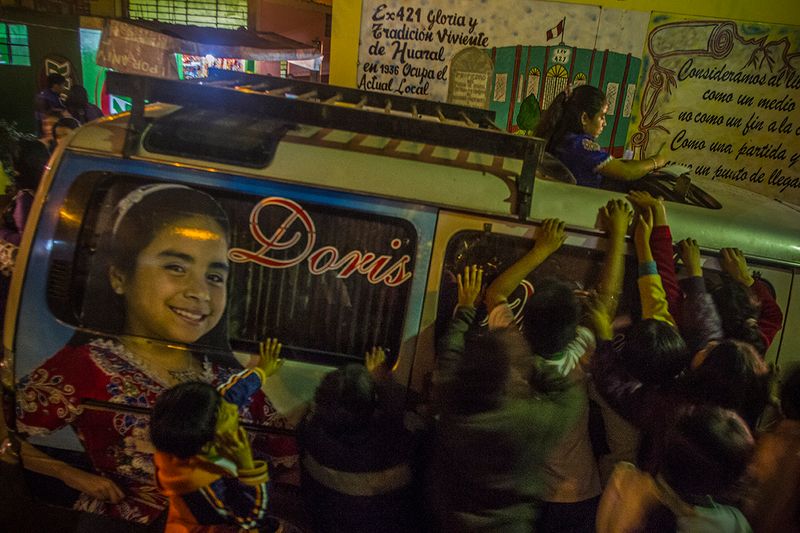 © Max Cabello Orcasitas - Image from the The Girls want to be singers Wayno photography project