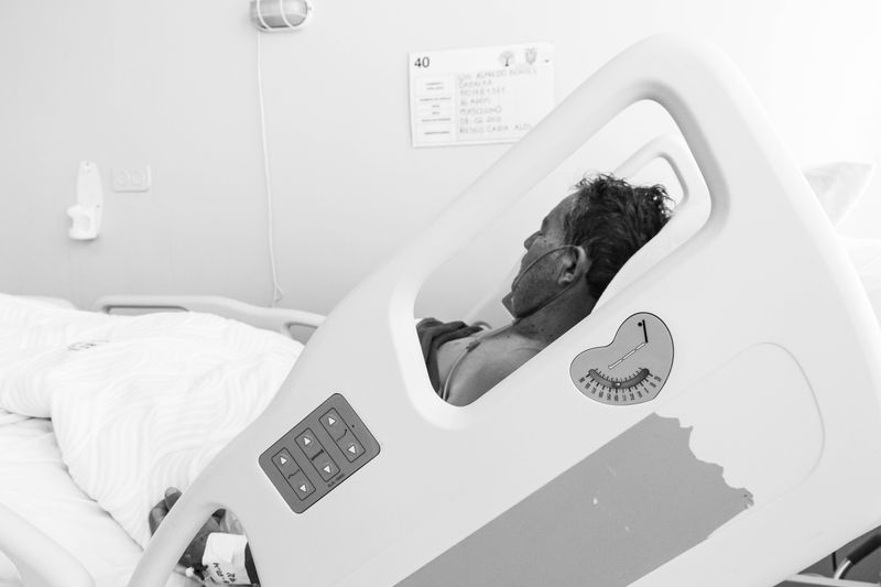 © Ahimsa - Luis Alfredo Benítez (66), has a high risk of falling. Doctors still have hope. Loja-Ecuador.