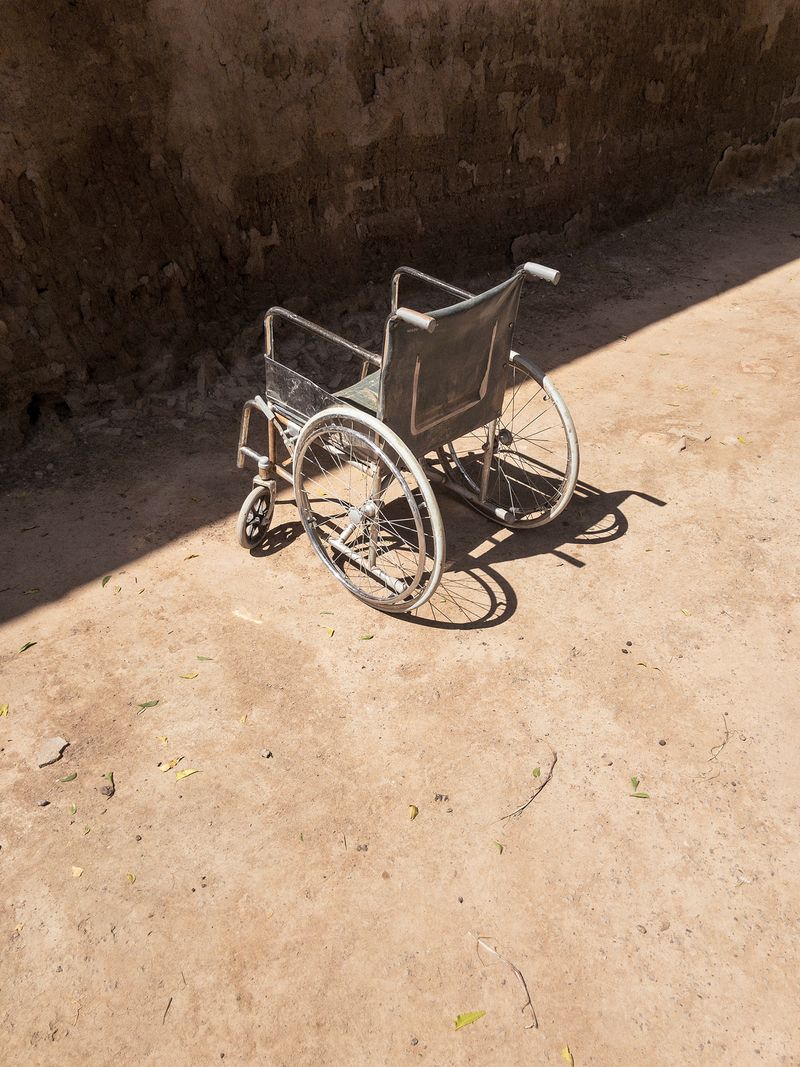 © Brendon Kahn - Image from the YOU CAN LIVE FOREVER IN PARADISE ON EARTH photography project