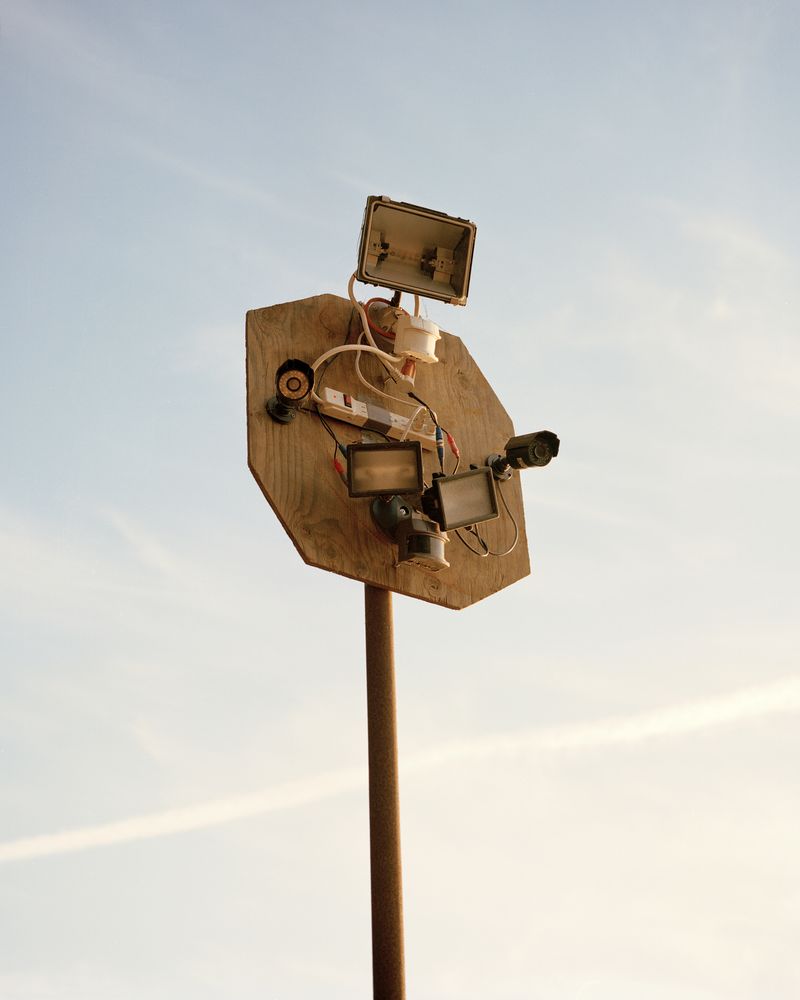 © Brendon Kahn - Image from the YOU CAN LIVE FOREVER IN PARADISE ON EARTH photography project