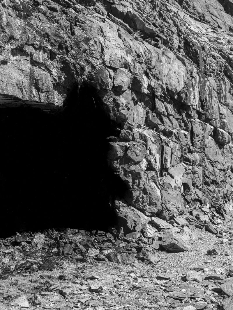 © Jan Richard Heinicke - Image from the Radiant Grounds photography project