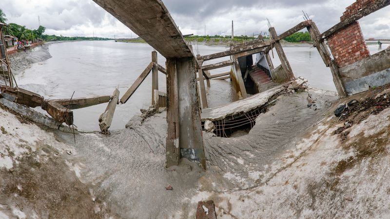 © Carrie and Eric Tomberlin - Collapsed Apartment Building, Chuknagar