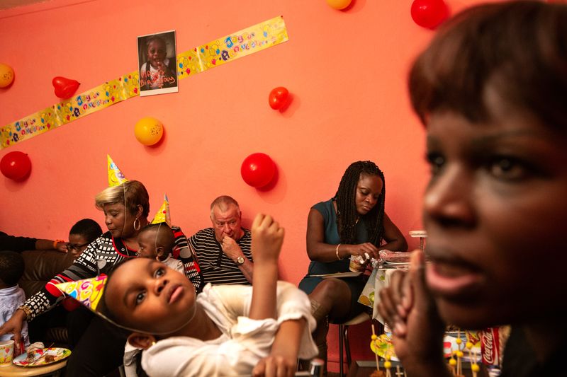 © Carolina Arantes - Image from the FIRST GÉNÉRATION photography project