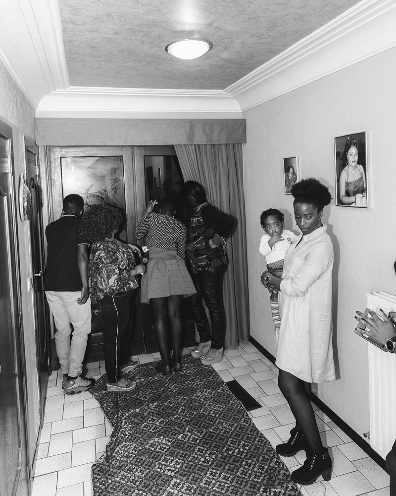 © Rebecca  Fertinel - Family of the bride are waiting for the groom for the rituals before the official wedding