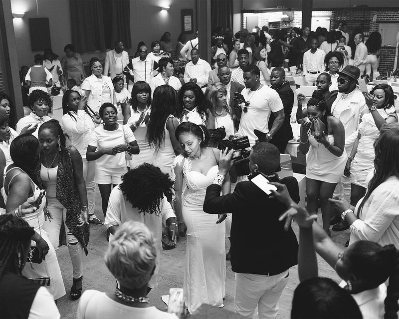 © Rebecca  Fertinel - People start dancing when the birthdaygirl arrives!