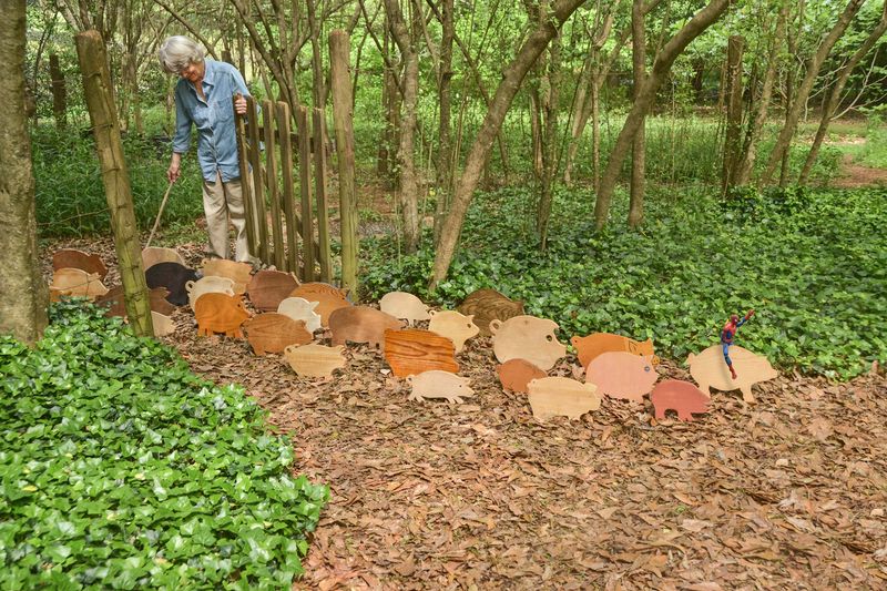 © Dale Niles - Image from the What Lies Within:the Eclectic Collections of Andrea Noel photography project