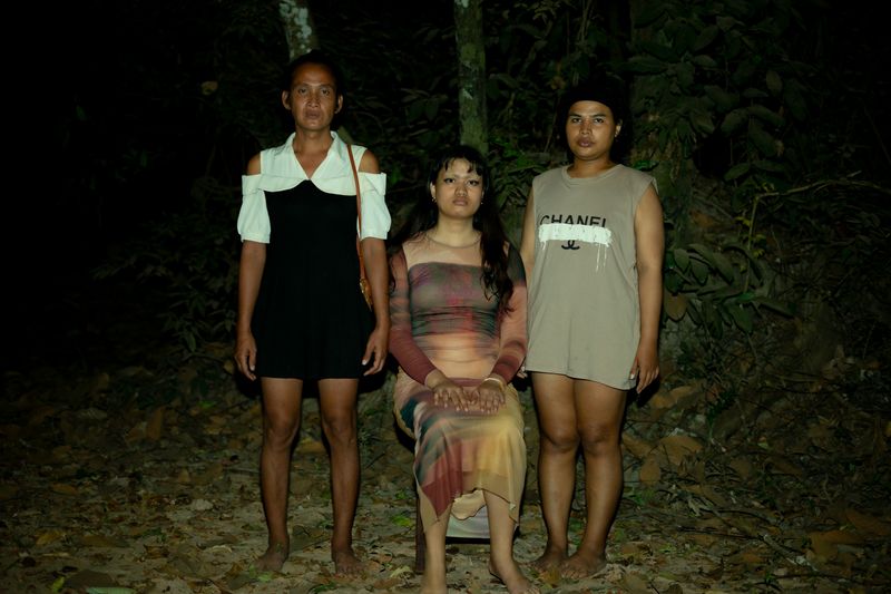 © Bienyl Huelgas - Image from the បុប្ផាបី (Three Flowers) photography project