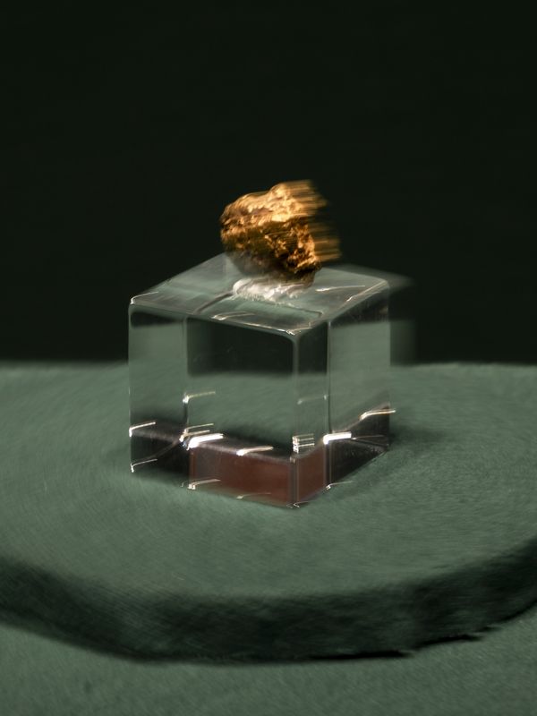 © Enka Springub - The gold discovery of Sylt at the Mineralogical Museum in Hamburg, Germany.