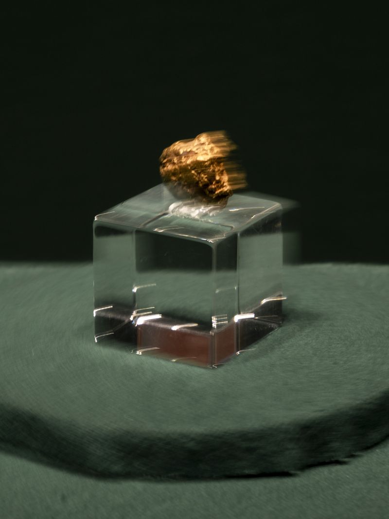 © Enka Springub - The gold discovery of Sylt at the Mineralogical Museum in Hamburg, Germany.