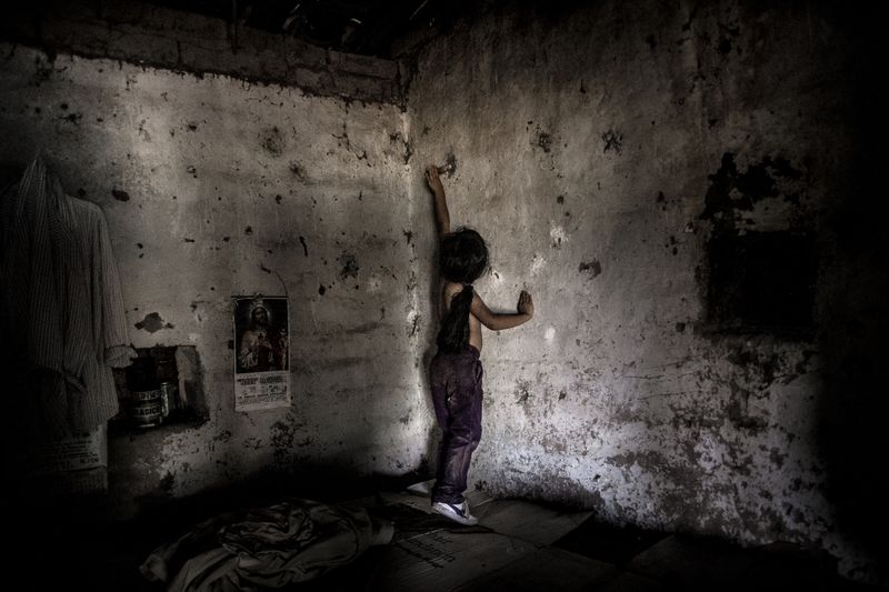 © Yael Martínez - Itzel Martinez playing at grandparents house in the comunity of Santiago Temixco. Guerrero Mexico.