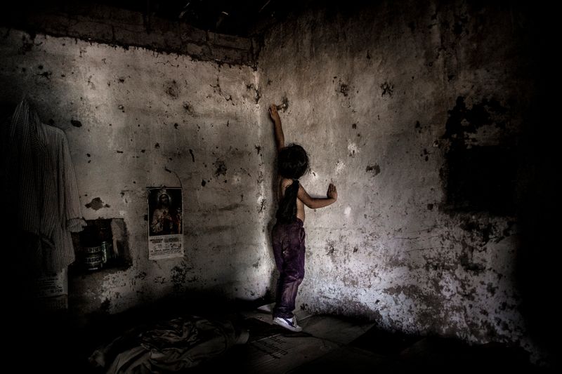 © Yael Martínez - Itzel Martinez playing at grandparents house in the comunity of Santiago Temixco. Guerrero Mexico.