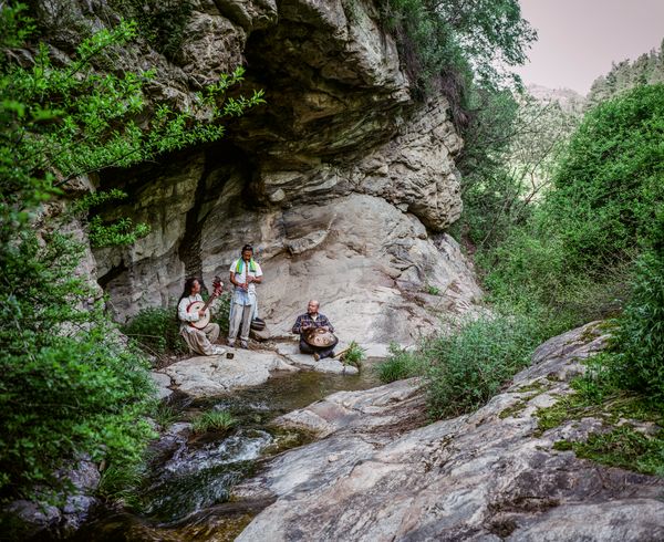 © Pan Wang - Musicians play in the valley, where hermits have lived since ancient times.