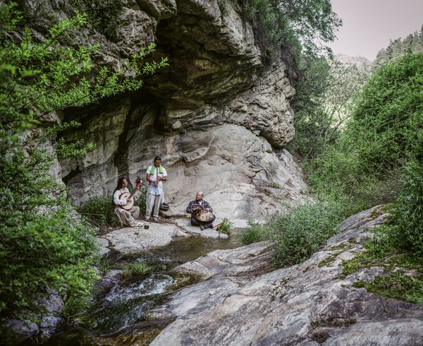 © Pan Wang - Musicians play in the valley, where hermits have lived since ancient times.