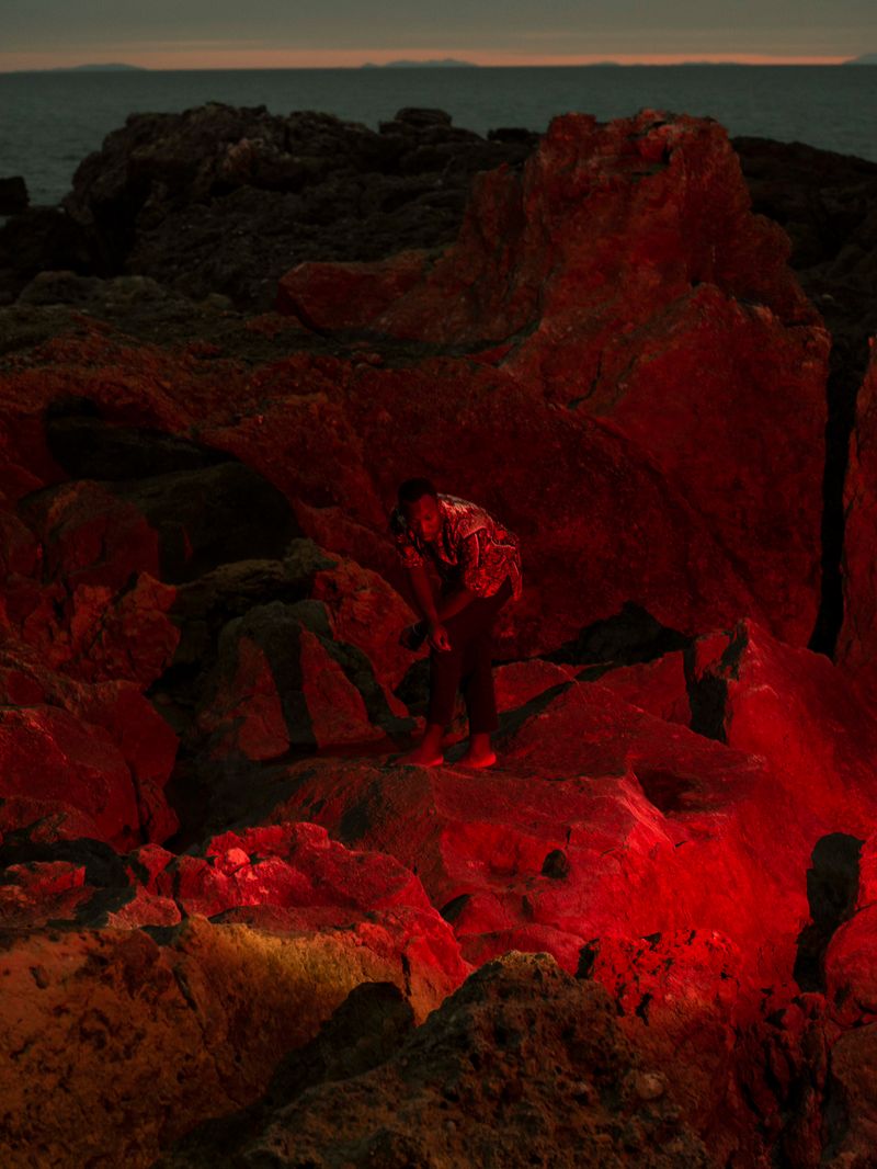 © Alisa Martynova - - What's there? - We saw some visitors. They were here for a while. - ... - ... - Repeat your last information!