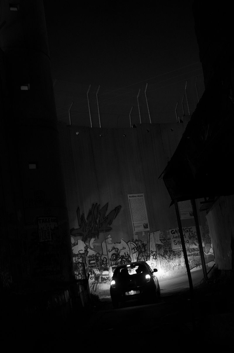 © Linda Vukaj - The night under the wall