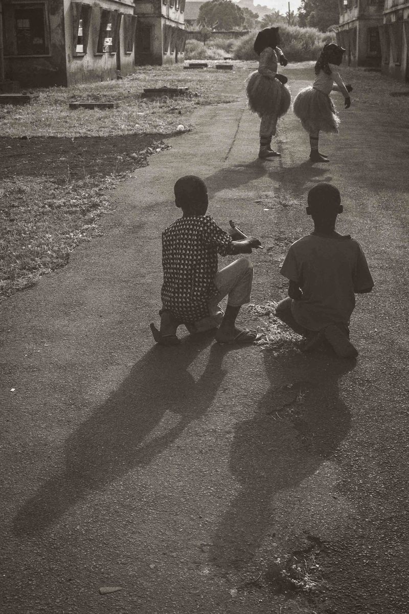 © neec nonso - Image from the bOys' fraternity photography project